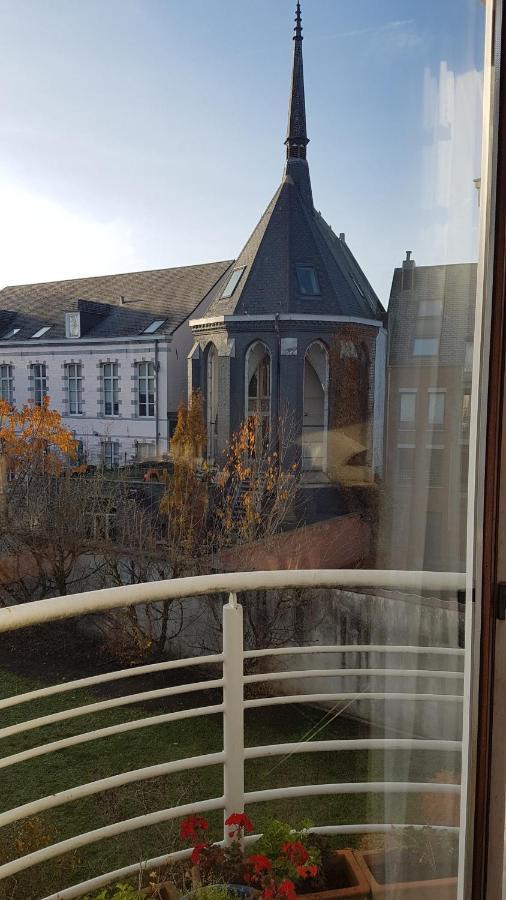 Logement Dans Le Coeur Historique De Mons Exterior foto